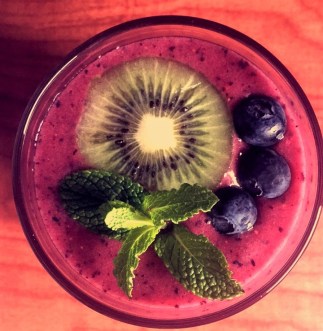 mint-blubry-kiwi-smoothie